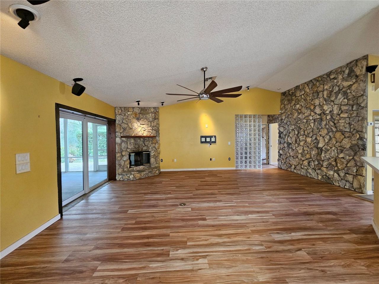 1795 Bayhill Drive, Oldsmar, FL 34677 Photo