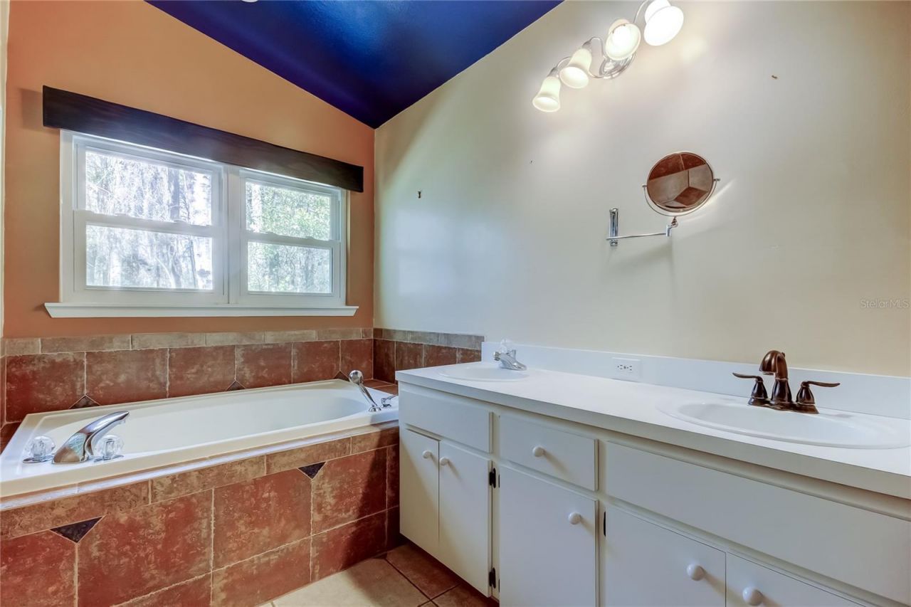 1795 Bayhill Drive, Oldsmar, FL 34677 Photo