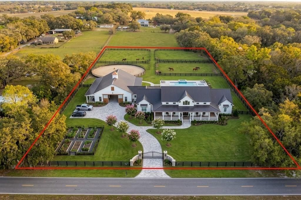 8236 Wire Road , Zephyrhills, FL 33540 Photo