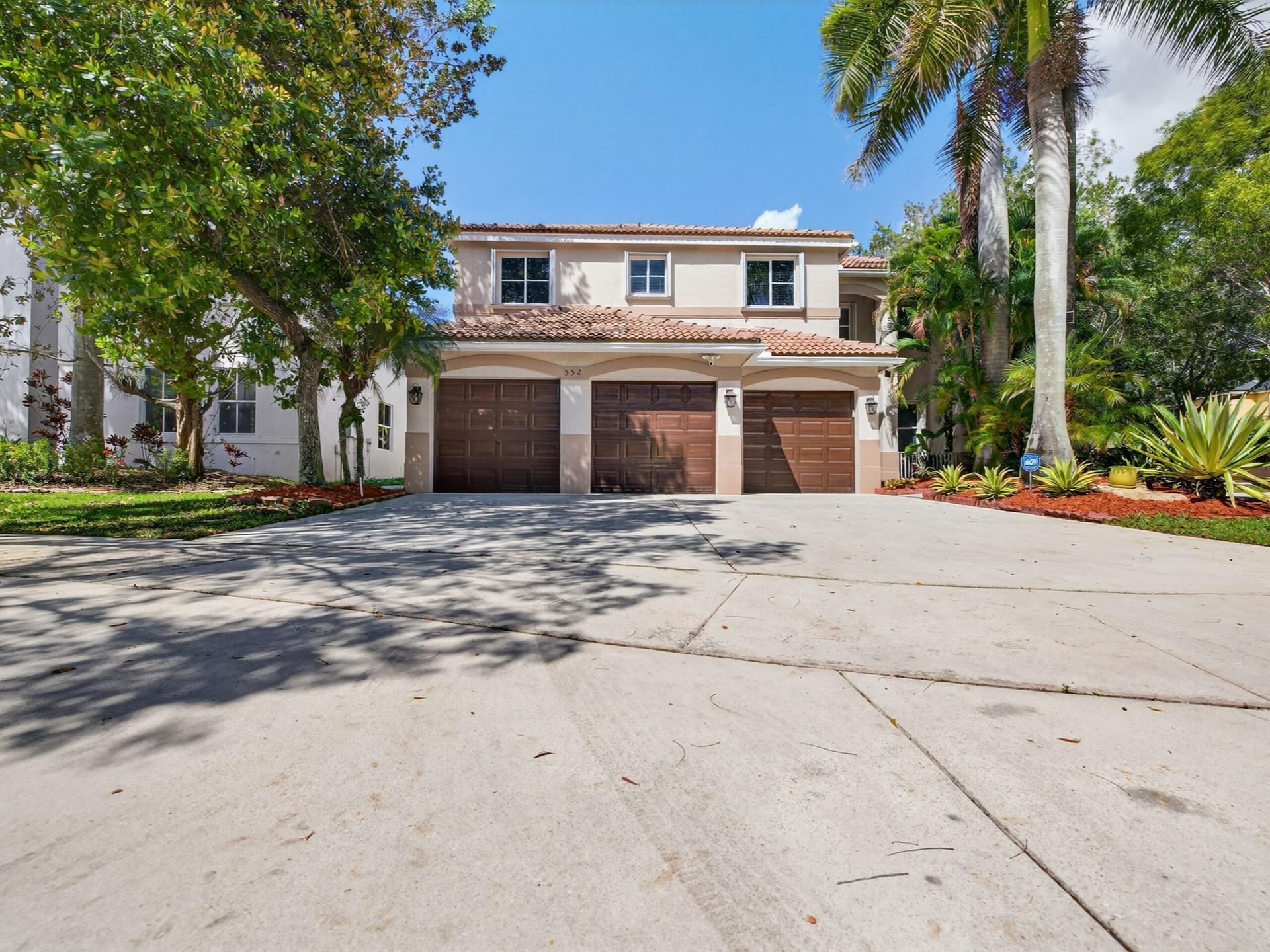 552 Penta Court, Weston, FL 33327 Photo