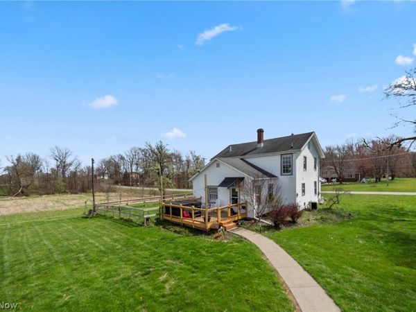 9669 Tallmadge Road, Diamond, OH 44412