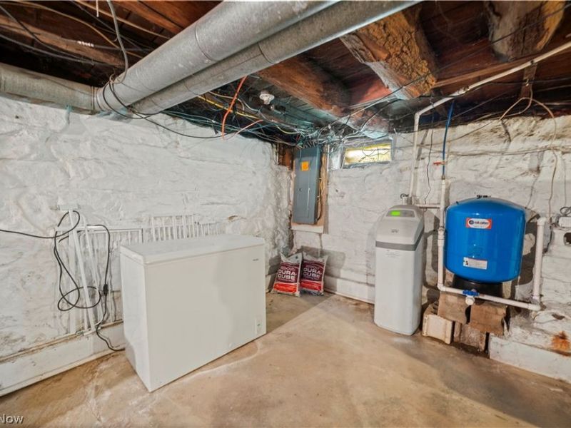 9669 Tallmadge Road, Diamond, OH 44412 Photo 10