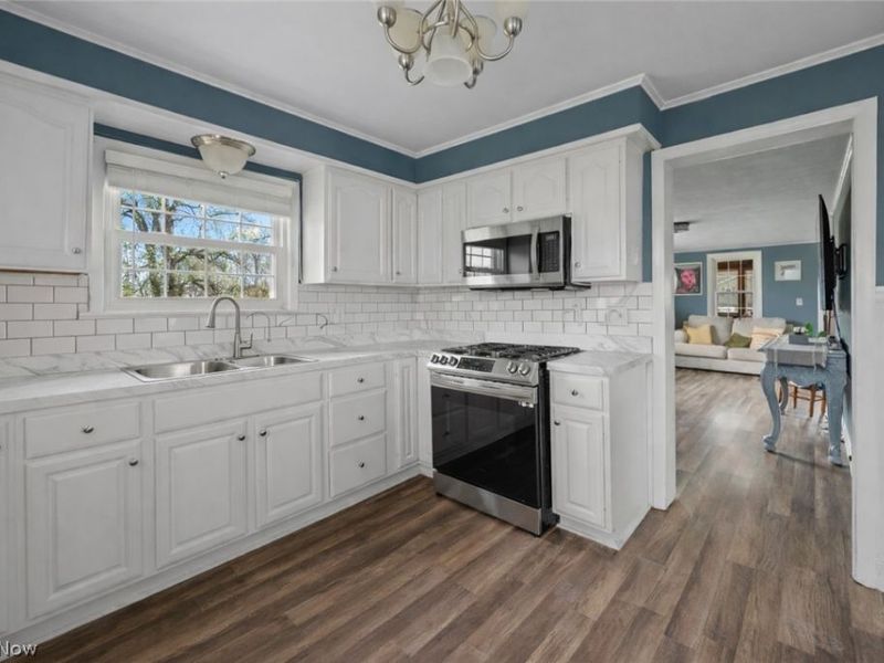 9669 Tallmadge Road, Diamond, OH 44412 Photo 5