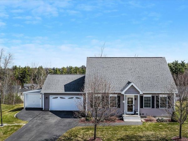 18 Crawford Lane, Hooksett, NH 03106