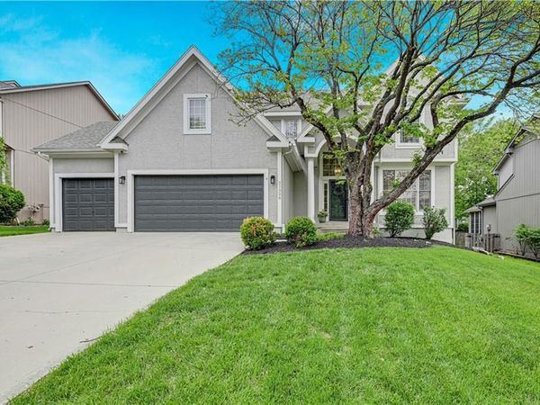21528 W 99th Street, Lenexa, KS 66220