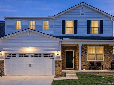 6037 Fieldstone Circle, South Lyon, MI 48178