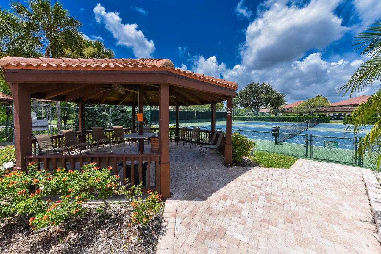 390 SW South River Drive, Unit 202, Stuart, FL 34997 Photo