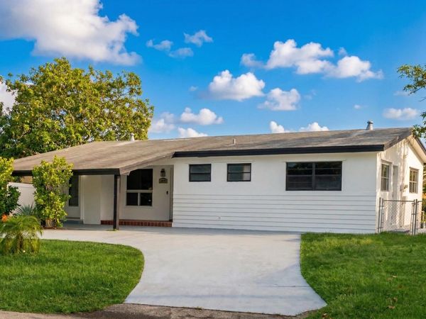 1067 SW 3rd Street, Hallandale Beach, FL 33009