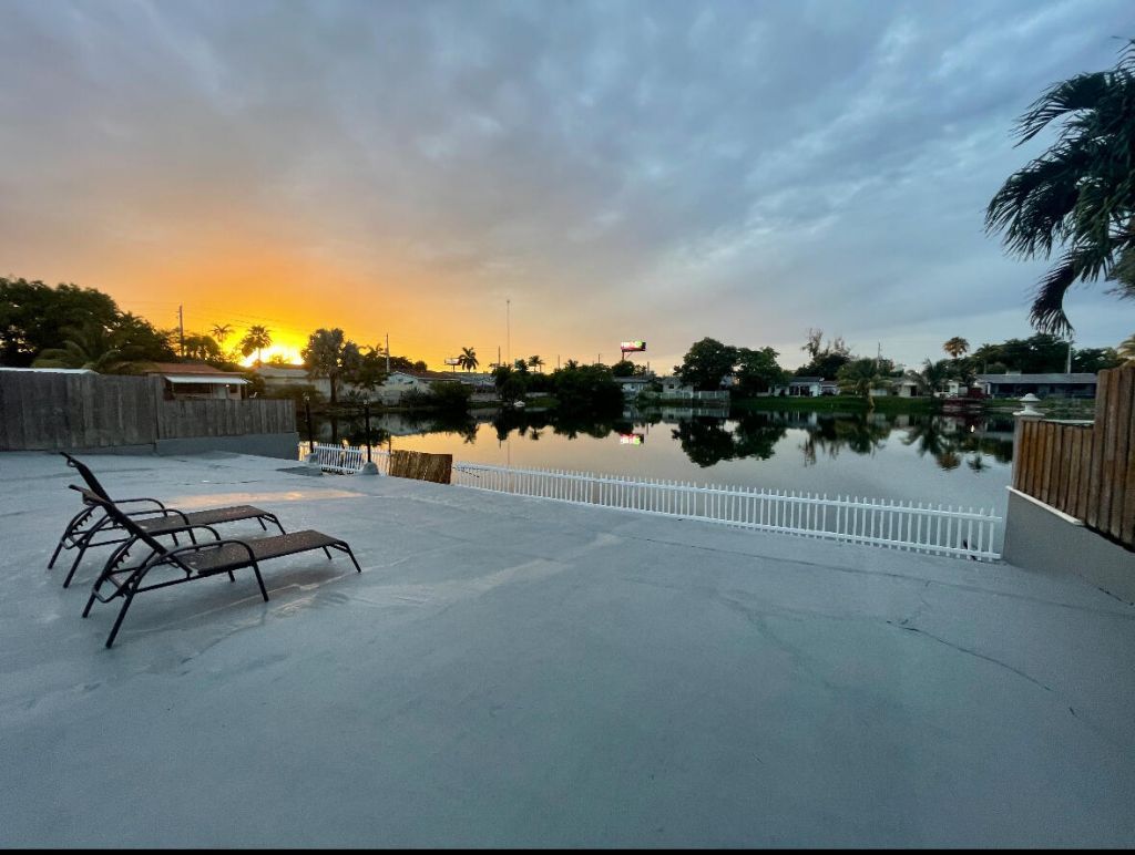 1067 SW 3rd Street, Hallandale Beach, FL 33009 Photo