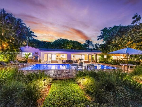 6140 SW 90th St, Pinecrest, FL 33156