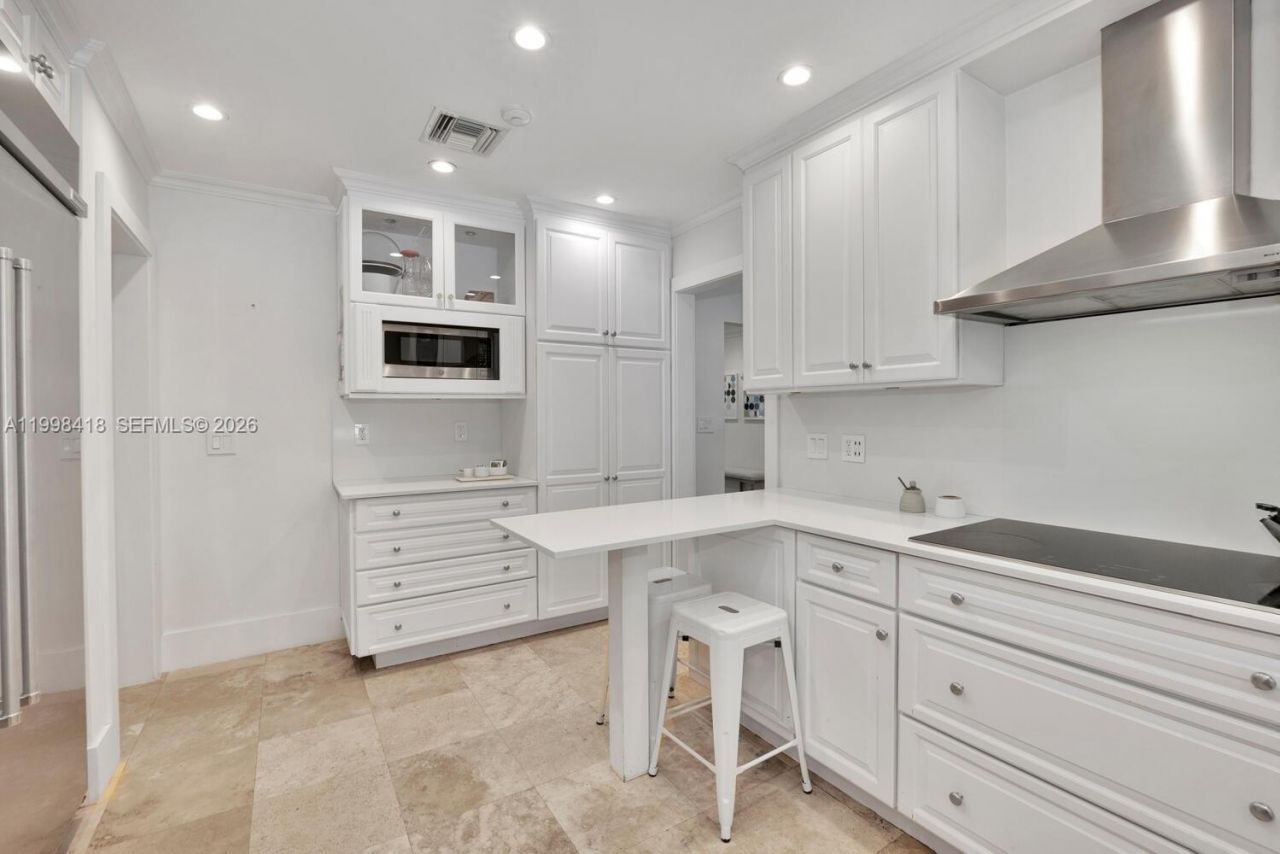 6140 SW 90th St, Pinecrest, FL 33156 Photo