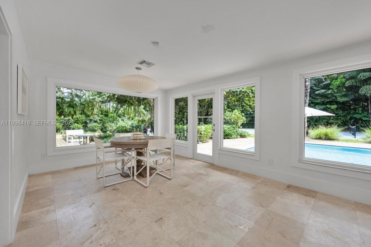 6140 SW 90th St, Pinecrest, FL 33156 Photo