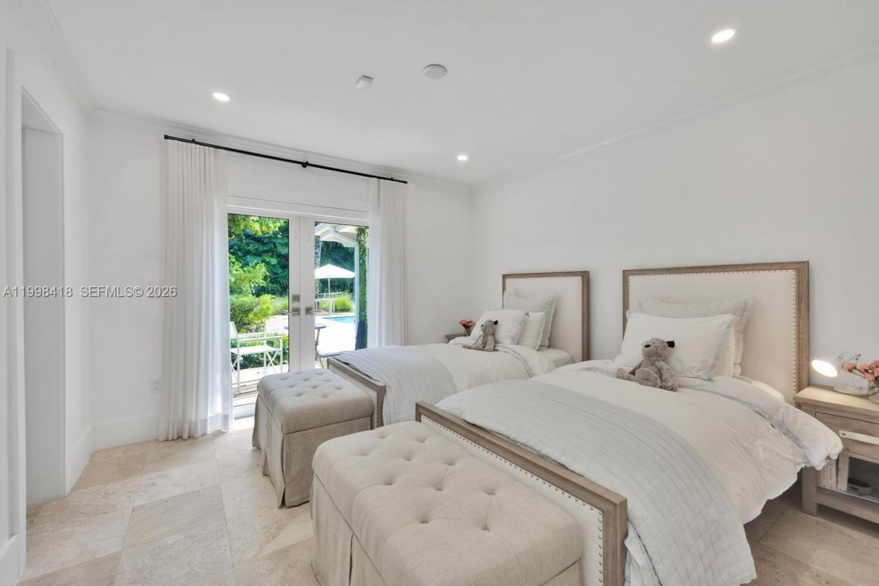 6140 SW 90th St, Pinecrest, FL 33156 Photo