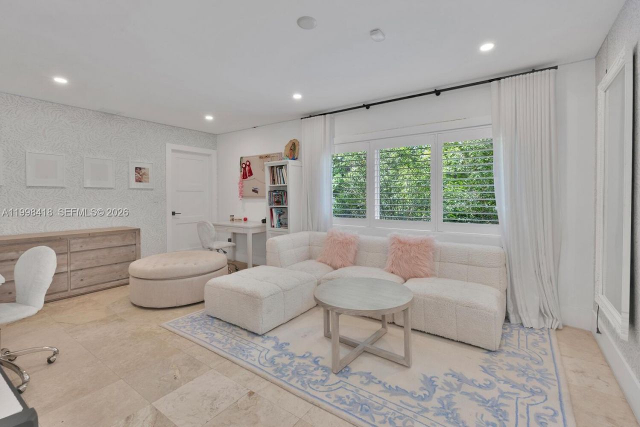 6140 SW 90th St, Pinecrest, FL 33156 Photo