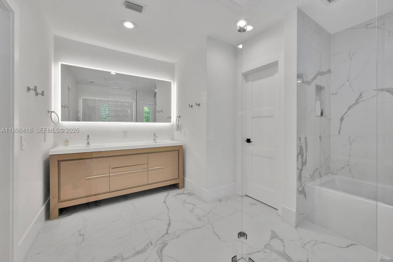 6140 SW 90th St, Pinecrest, FL 33156 Photo