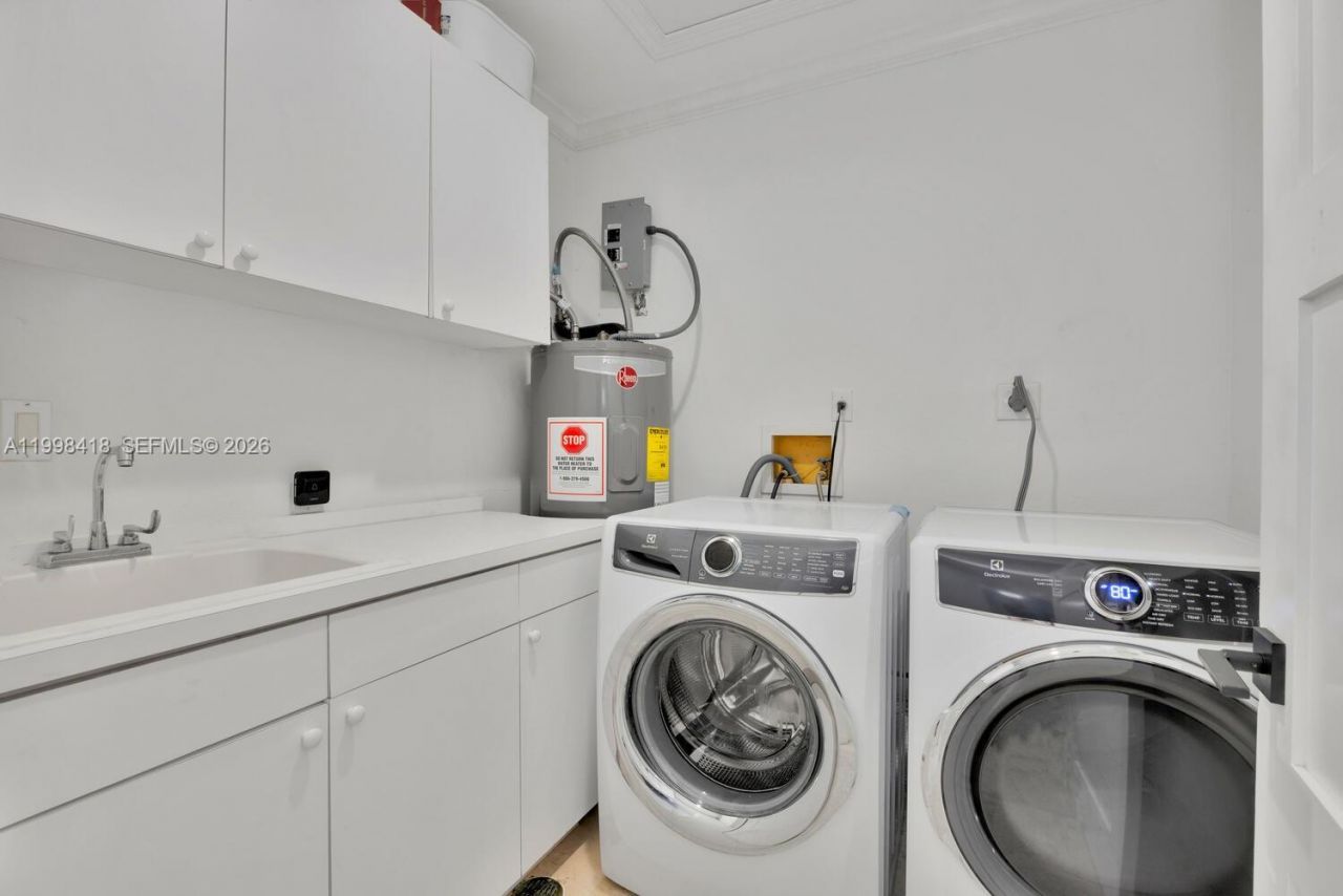 6140 SW 90th St, Pinecrest, FL 33156 Photo