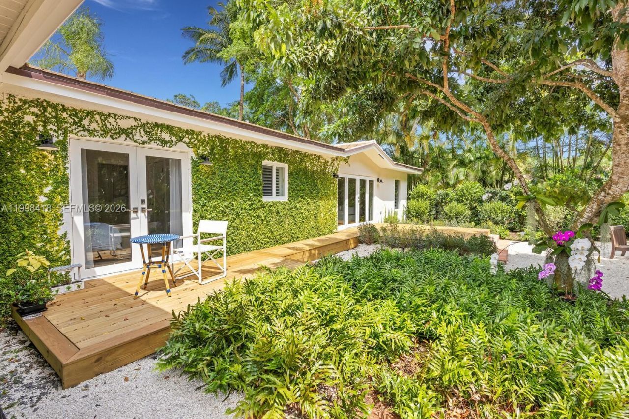 6140 SW 90th St, Pinecrest, FL 33156 Photo