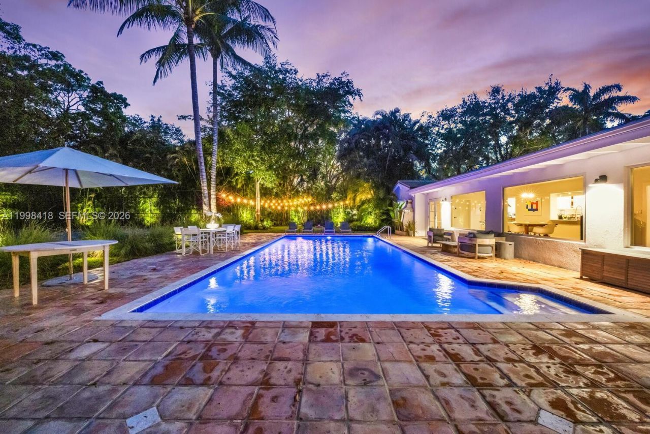 6140 SW 90th St, Pinecrest, FL 33156 Photo