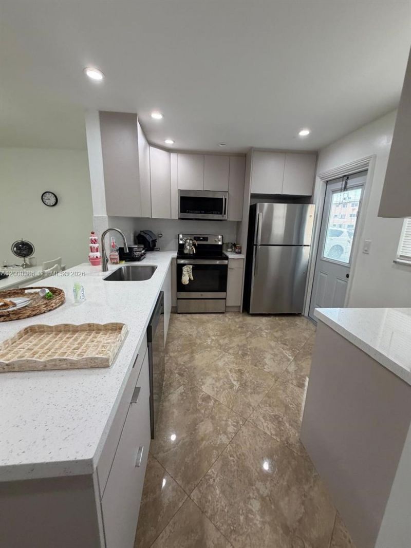 219 NE 14th Ave, Unit 101, Hallandale Beach, FL 33009 Photo