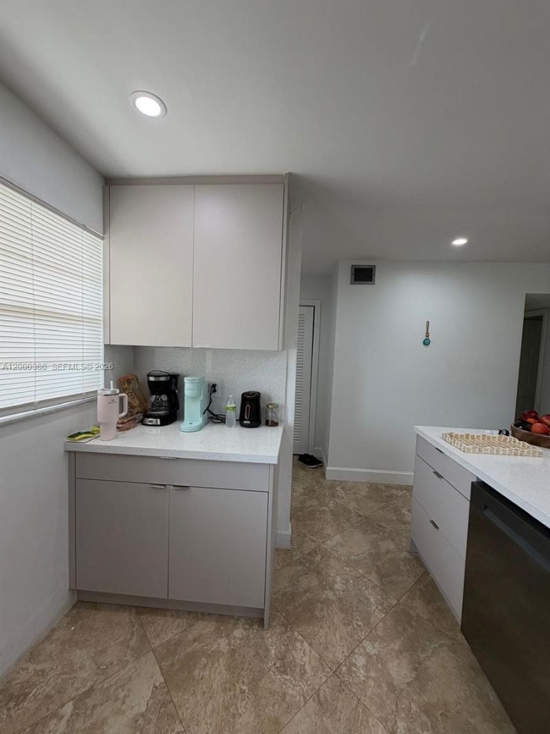 219 NE 14th Ave, Unit 101, Hallandale Beach, FL 33009 Photo