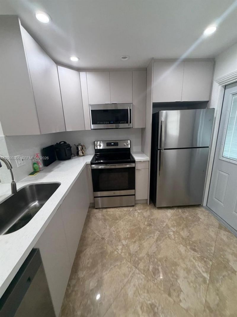 219 NE 14th Ave, Unit 101, Hallandale Beach, FL 33009 Photo