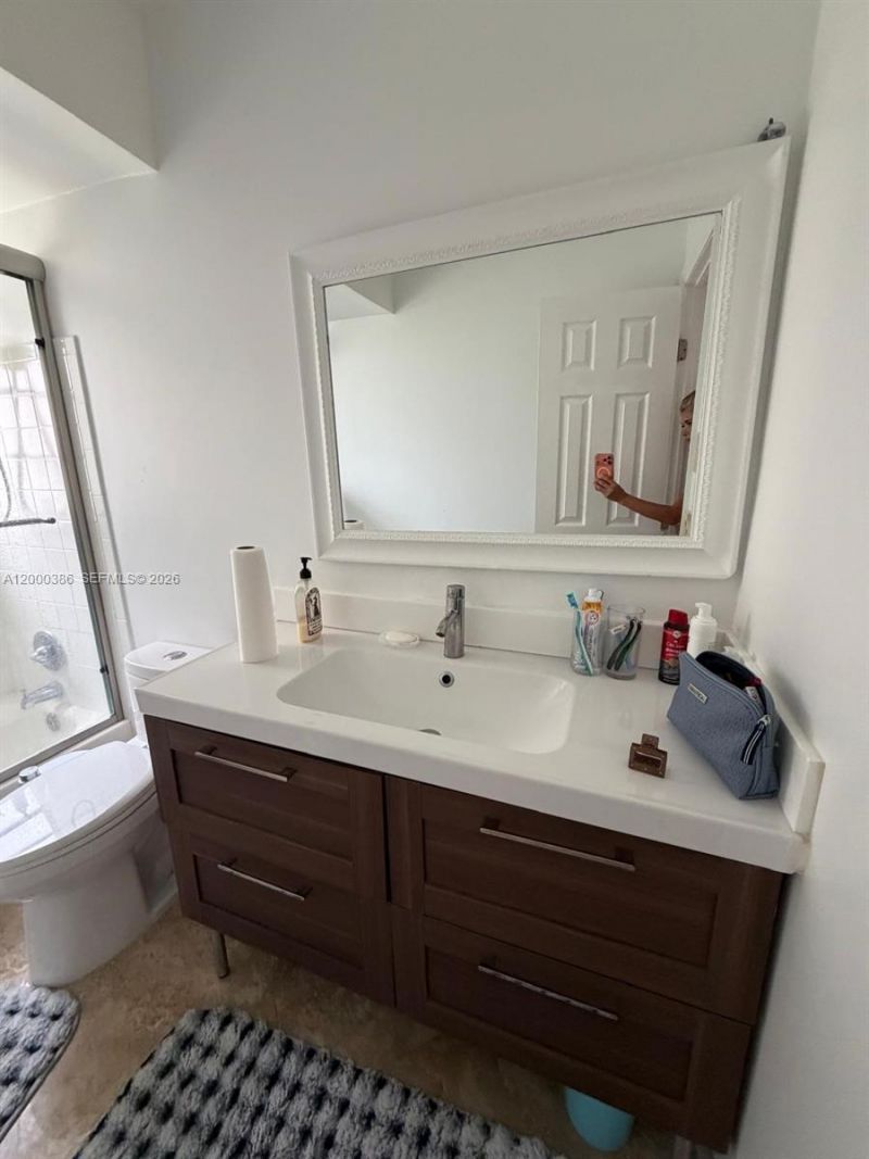219 NE 14th Ave, Unit 101, Hallandale Beach, FL 33009 Photo