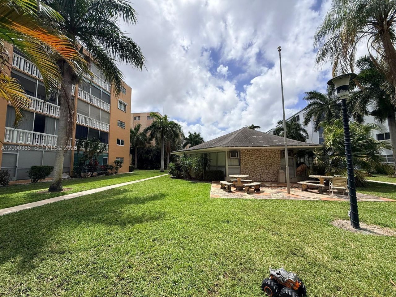 219 NE 14th Ave, Unit 101, Hallandale Beach, FL 33009 Photo