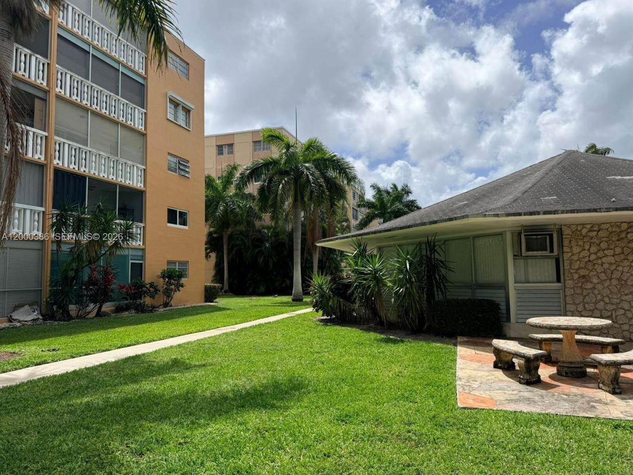 219 NE 14th Ave, Unit 101, Hallandale Beach, FL 33009 Photo