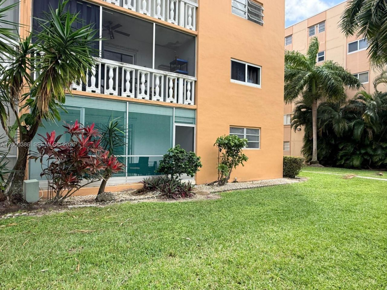 219 NE 14th Ave, Unit 101, Hallandale Beach, FL 33009 Photo