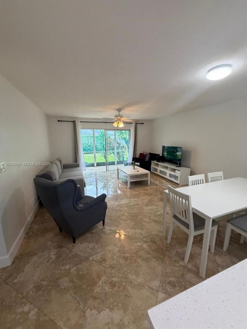 219 NE 14th Ave, Unit 101, Hallandale Beach, FL 33009 Photo