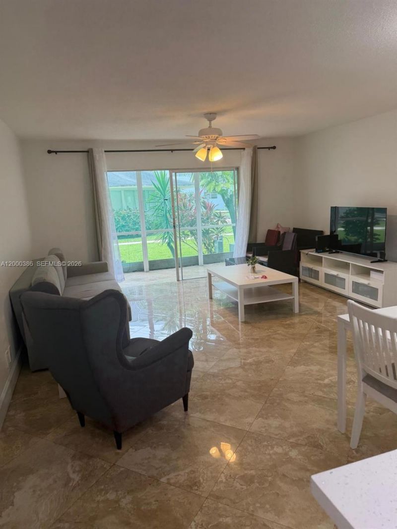 219 NE 14th Ave, Unit 101, Hallandale Beach, FL 33009 Photo
