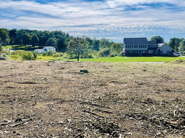 4 Ridge Rd, Hampden, MA 01036