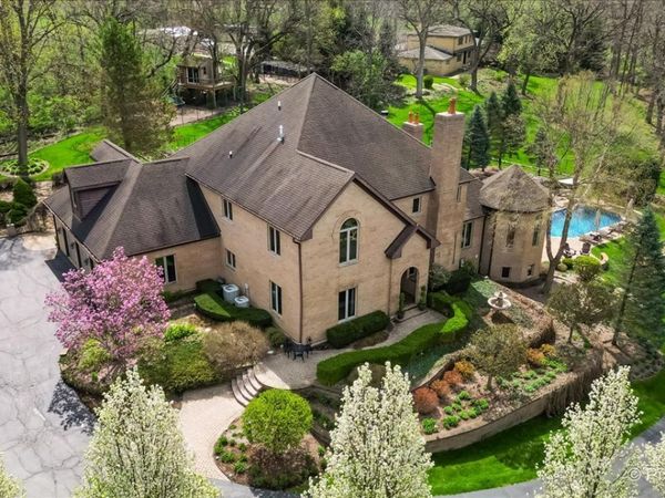 10018 Haegers Bend Road, Algonquin, IL 60102