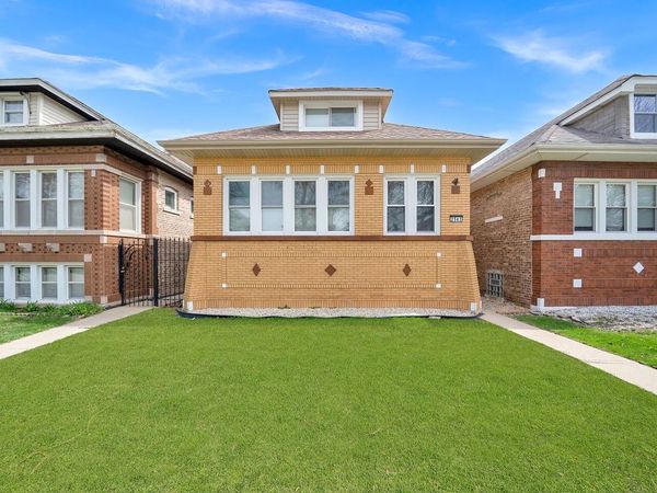 2543 N Newcastle Avenue , Chicago, IL 60707