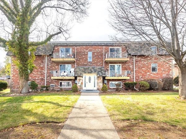 10 Skyline Dr, Unit 7, Braintree, MA 02184