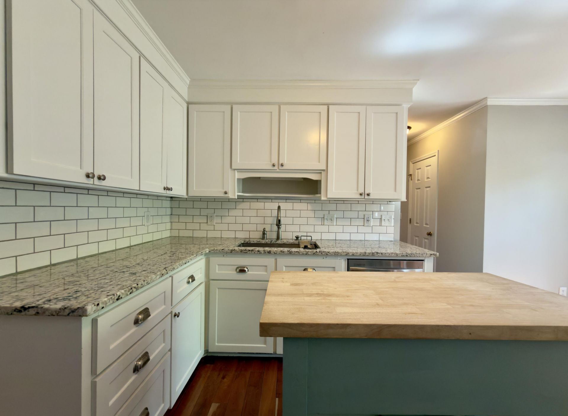 808 Detyens Road Photo 15