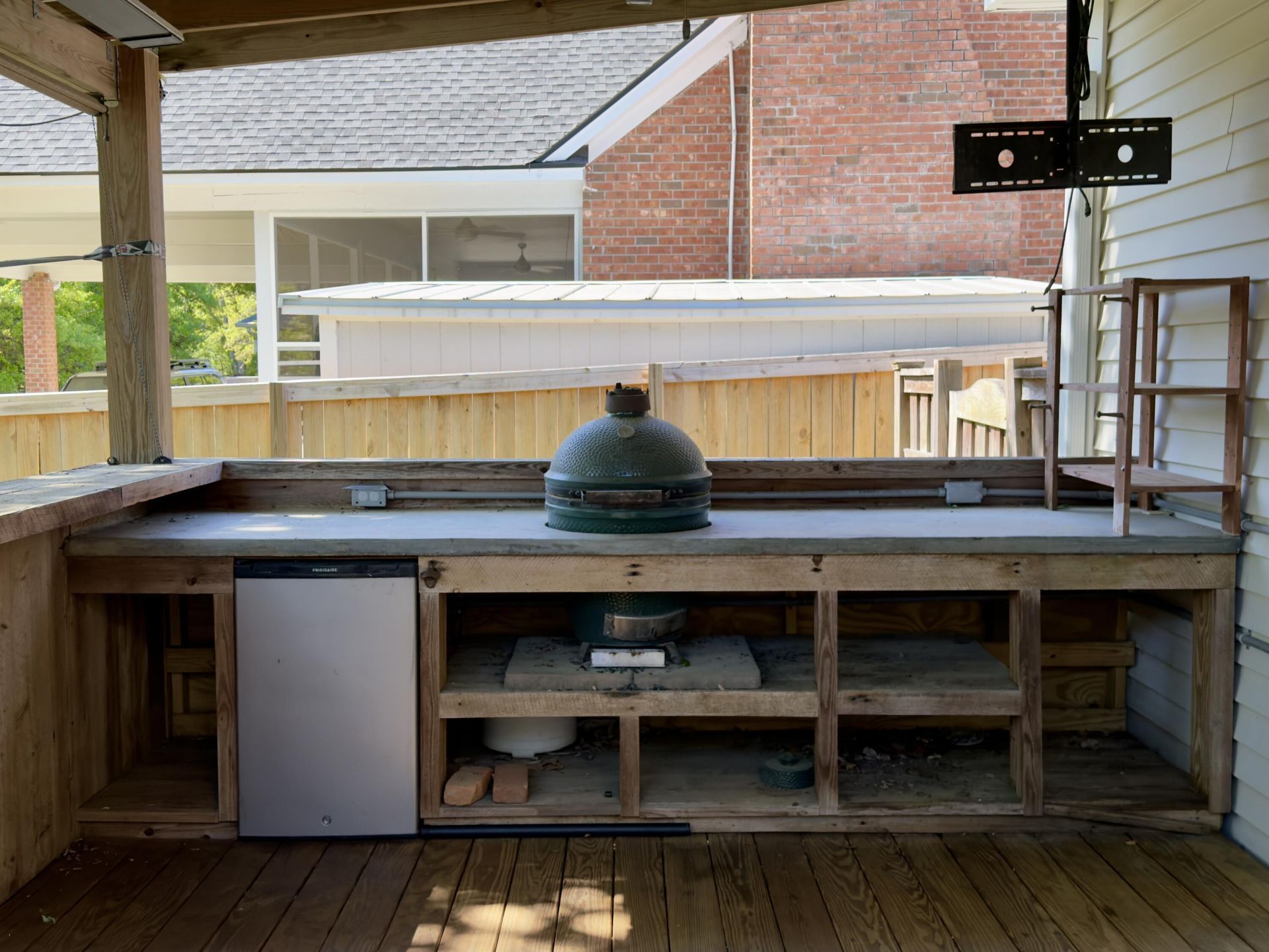 808 Detyens Road Photo 37