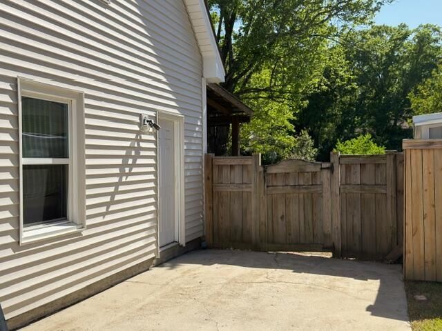 808 Detyens Road Photo 41