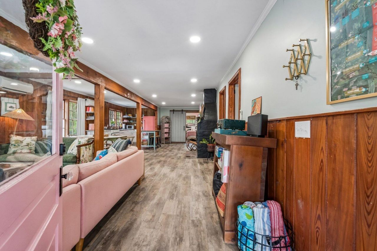 460 Trout Lane Photo 10