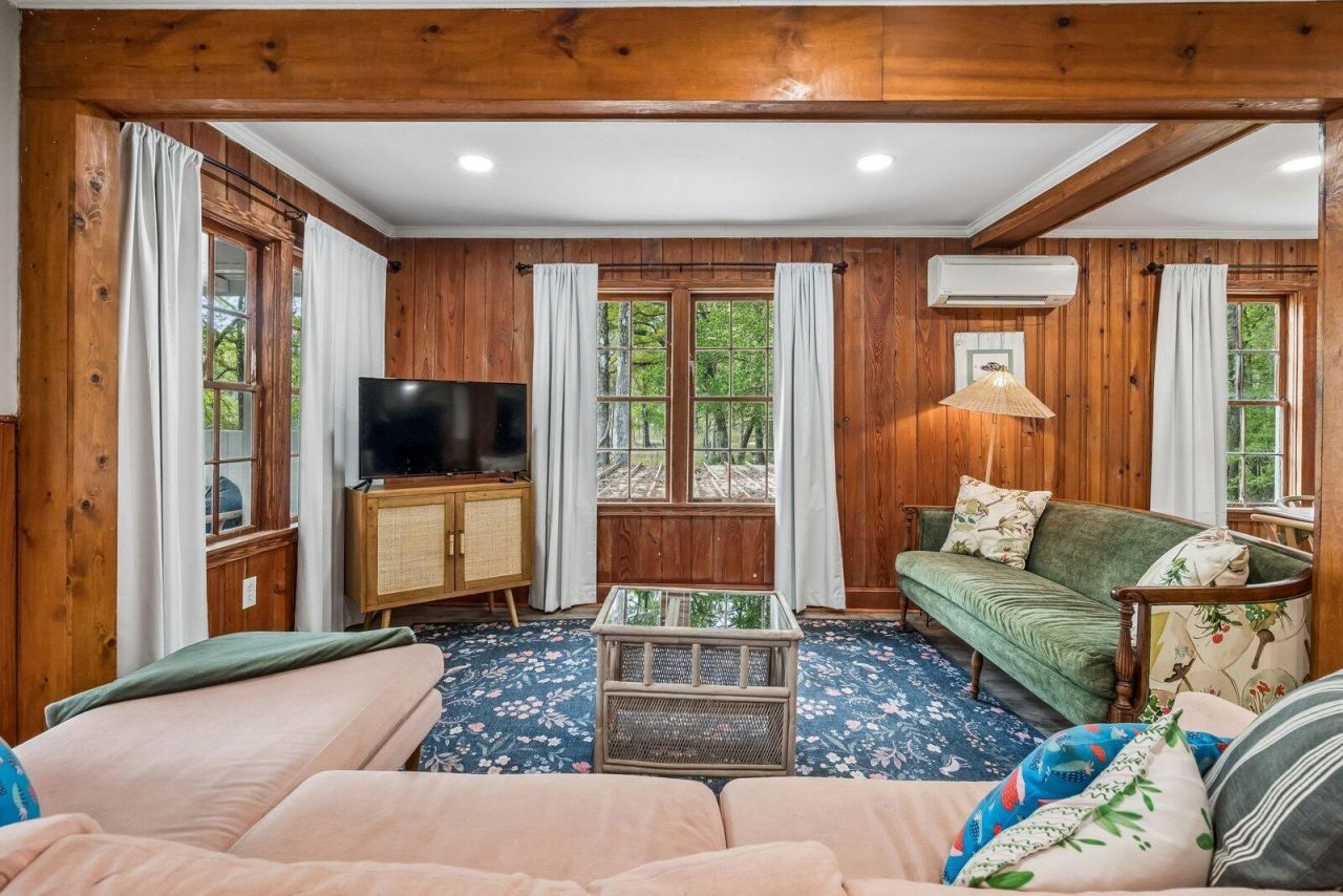 460 Trout Lane Photo 11