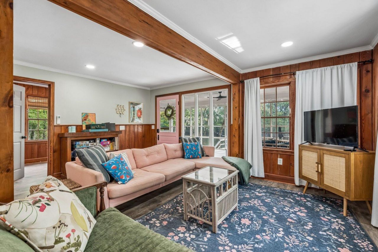 460 Trout Lane Photo 12