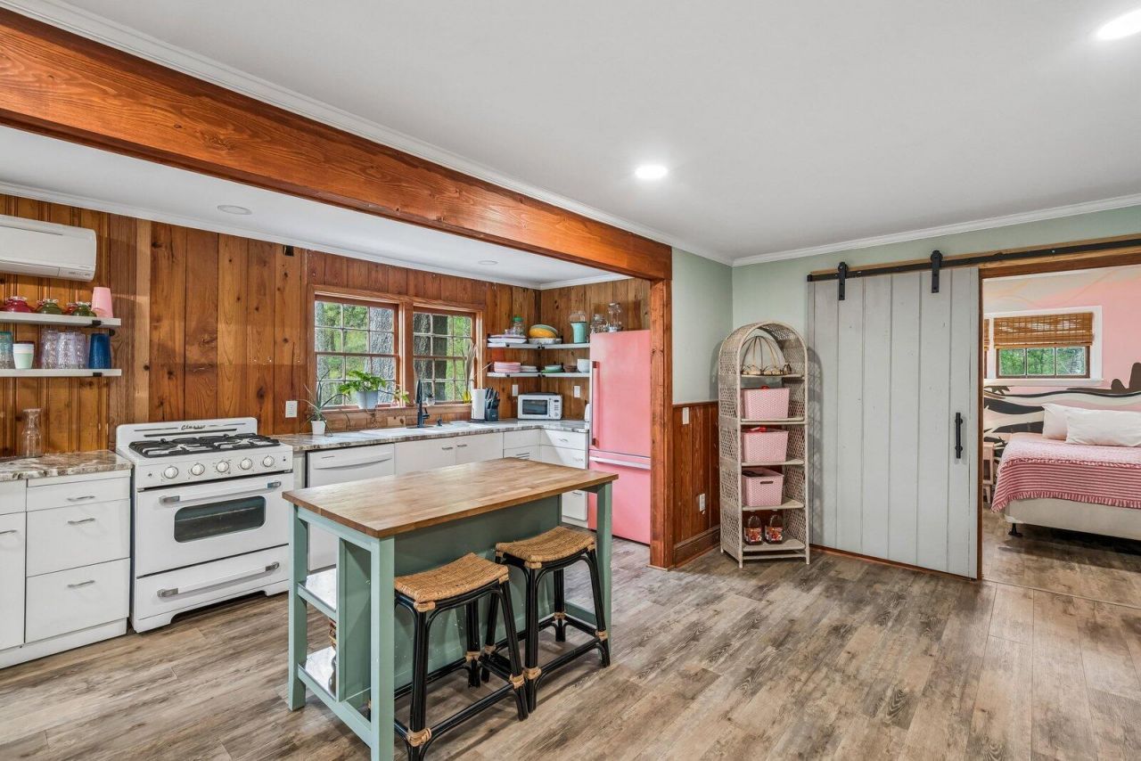 460 Trout Lane Photo 15