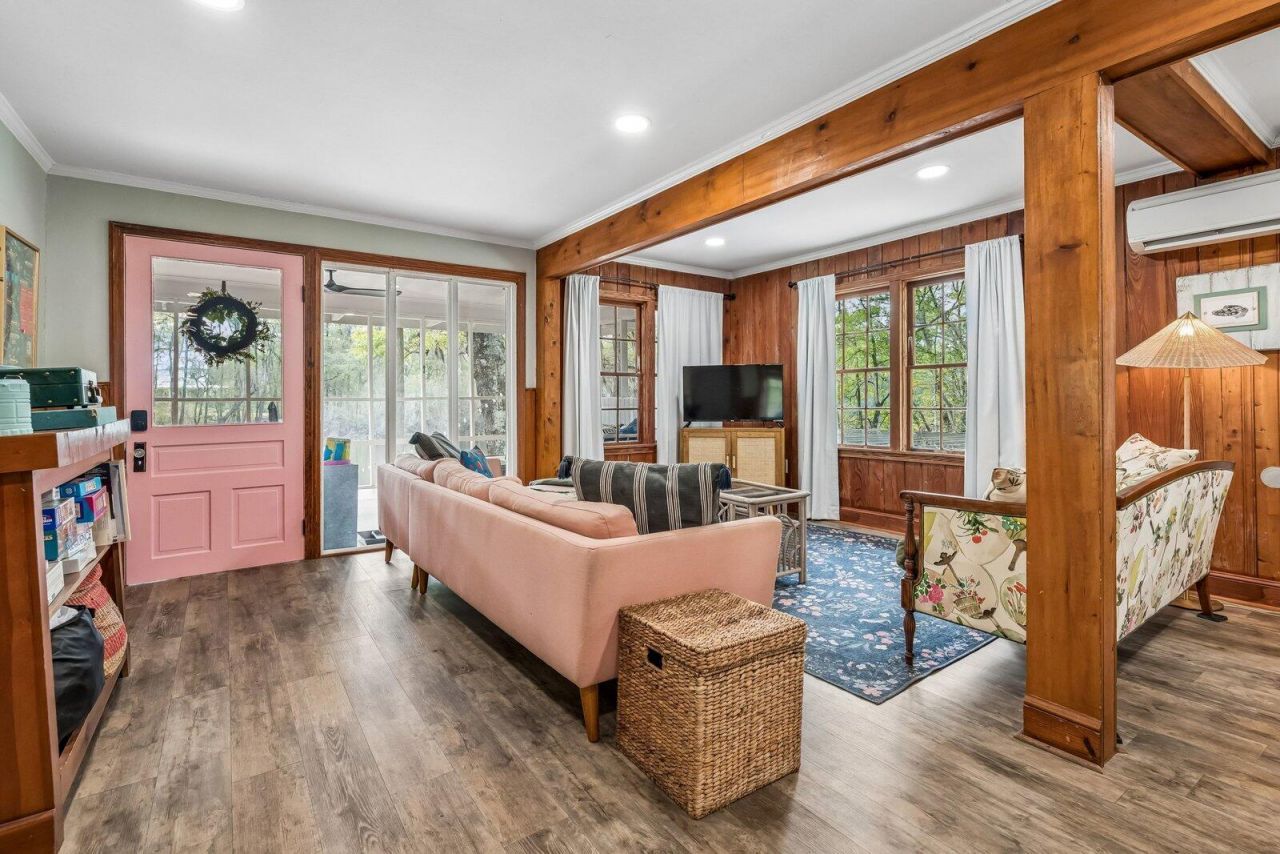 460 Trout Lane Photo 9