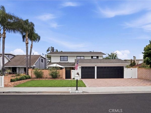 20082 Gothic Circle, Huntington Beach, CA 92646