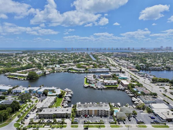 312 Northlake Drive, Unit 104, North Palm Beach, FL 33408