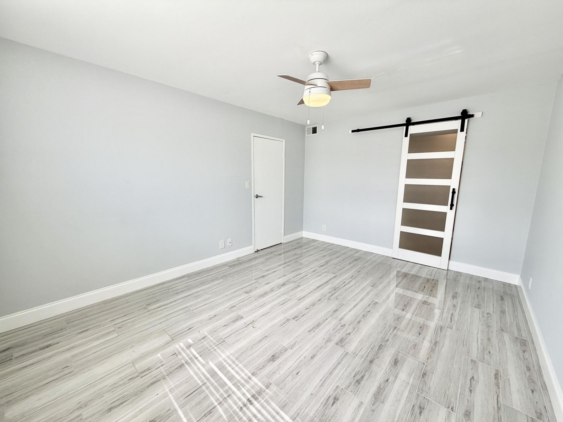 312 Northlake Drive, Unit 104, North Palm Beach, FL 33408 Photo