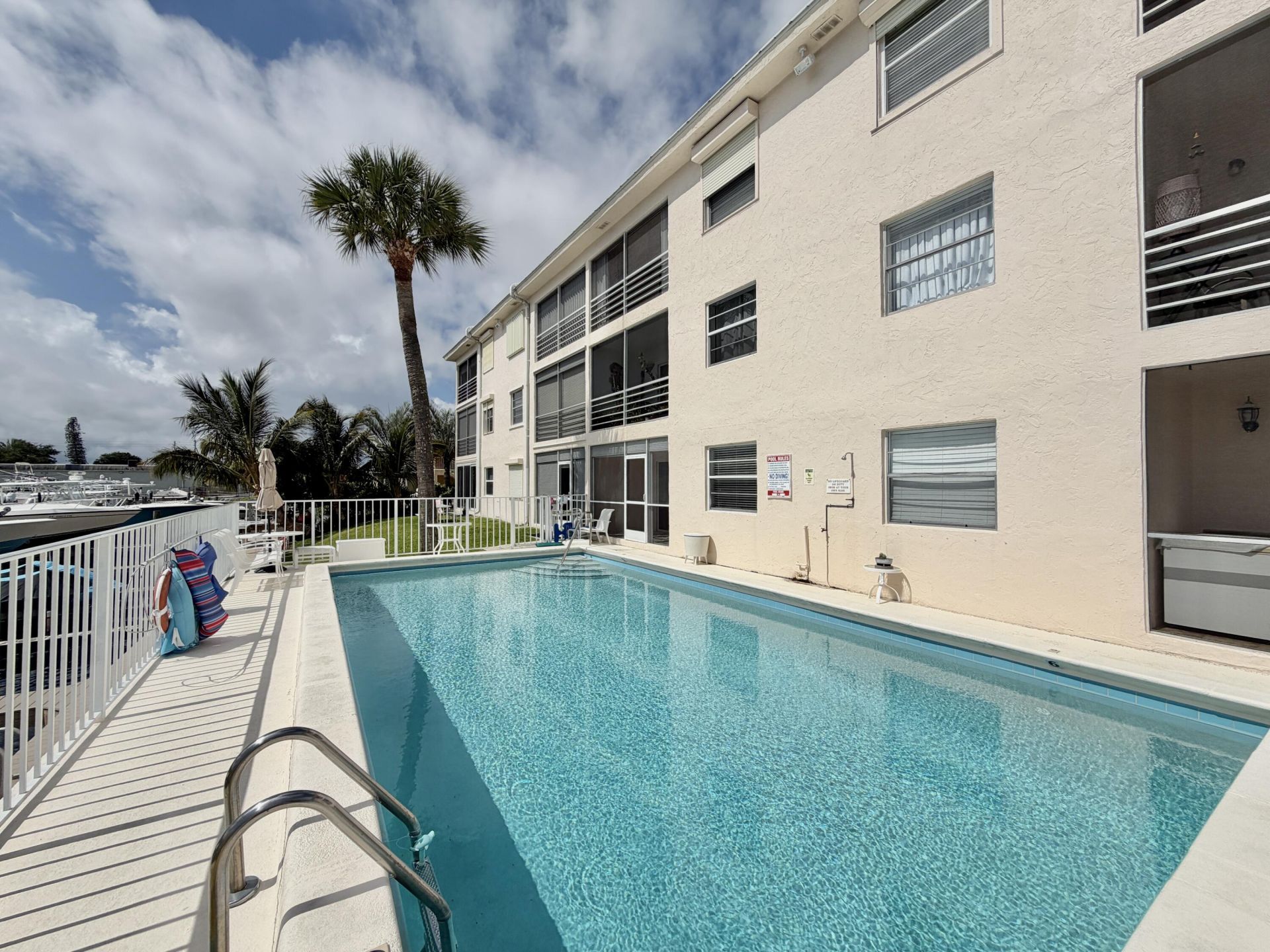 312 Northlake Drive, Unit 104, North Palm Beach, FL 33408 Photo