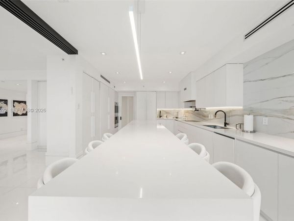 9999 Collins Ave , Unit 11J, Bal Harbour, FL 33154