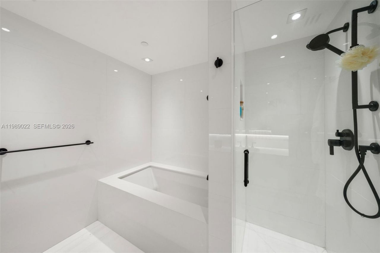 9999 Collins Ave, Unit 11J, Bal Harbour, FL 33154 Photo
