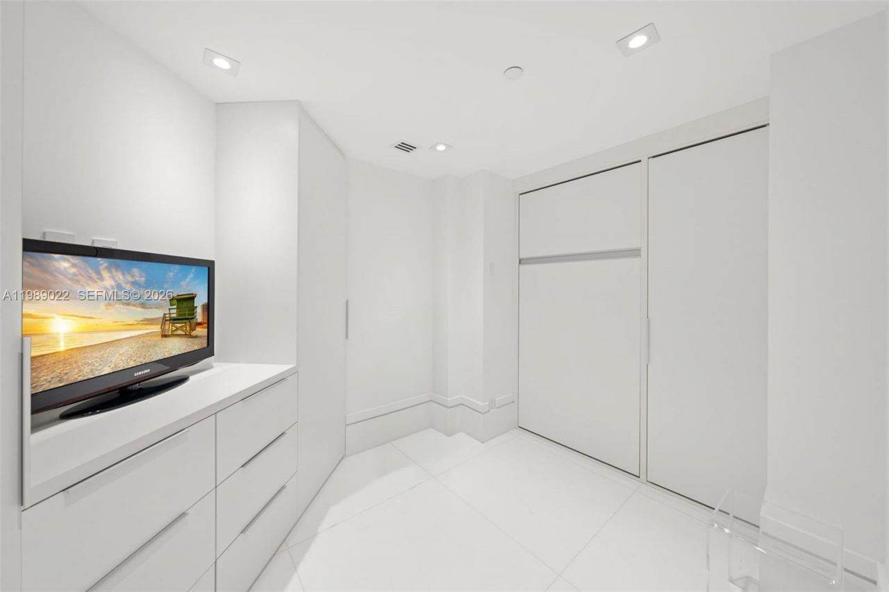 9999 Collins Ave, Unit 11J, Bal Harbour, FL 33154 Photo